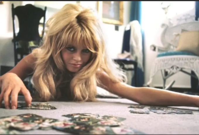 Μπριζίτ Μπαρντό: Η καριέρα, οι έρωτες και οι τέσσερις γάμοι της θρυλικής «μπεμπέ» του κινηματογράφου